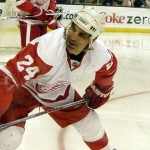 Hall of Famer Chris Chelios with the Detroit Red Wings. Image courtesy of Wikimedia Commons.