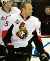 Defenceman Sergei Gonchar with the Ottawa Senators. Image courtesy of Wikimedia Commons.